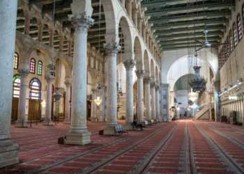 بالسجاد التركي.. مسجد بني أمية الكبير بحلة جديدة وأعمال الصيانة مستمرة