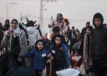 جمعية يدي باشاق التركية ترسل 13 شاحنة مساعدات إلى غزة