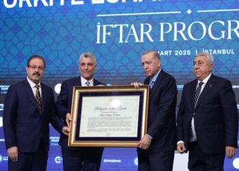 أردوغان يشيد بدور التجار في دعم كفاح تركيا من أجل الاستقلال الاقتصادي