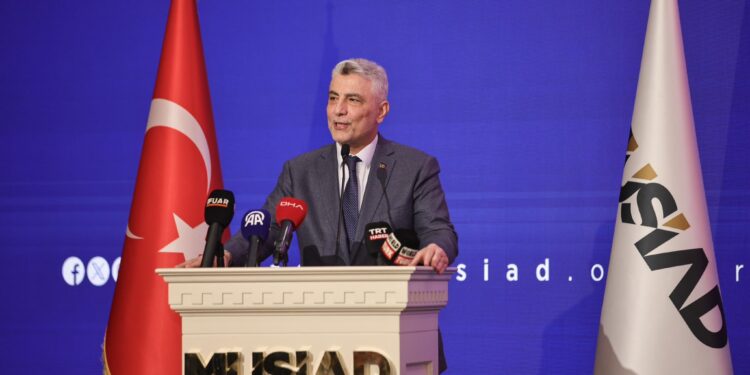 وزير التجارة التركي: استمرار المسار الإيجابي في المعاملات الجارية
