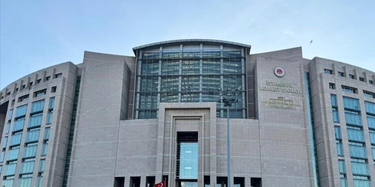 إيقاف رؤساء بلديات إسطنبول الكبرى وبيليك دوزو وشيشلي عن مهامهم