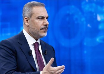 فيدان: يجب أن ينال أكراد سوريا حقوقا حُرموا منها بعهد الأسد