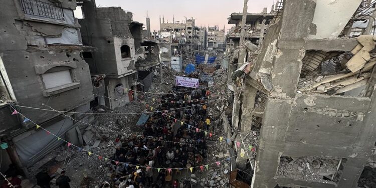 بلدية عمرانية التركية تقيم موائد إفطار يومية لــ 1500 شخص في غزة