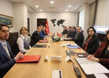 تركيا تدعو لرفع كامل العقوبات عن سوريا