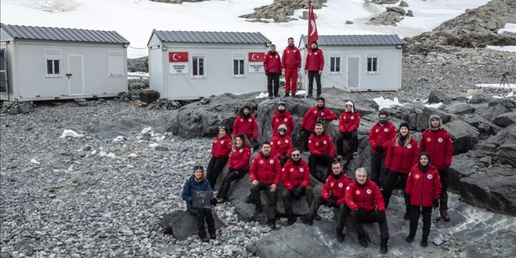 الرحلة العلمية التركية التاسعة للقطب الجنوبي تكمل أبحاثها