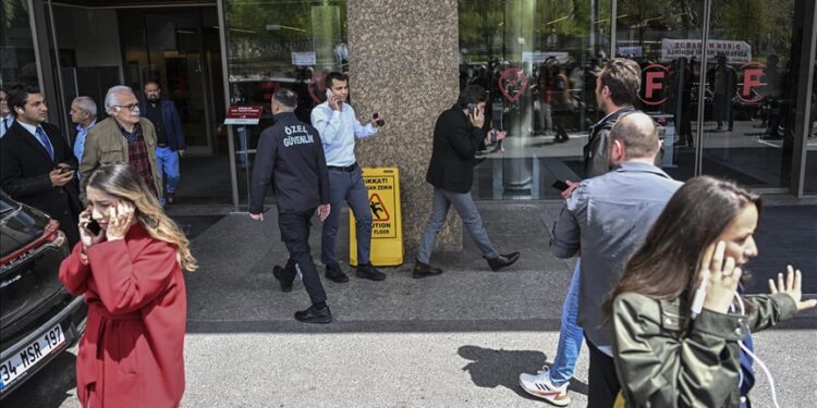 زلزال إسطنبول.. تعليق التعليم بالمدارس والجامعات الحكومية ليومين