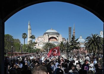 تركيا تستقبل 4 ملايين سائح في شهرين