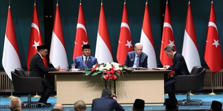 تركيا وإندونيسيا توقعان 3 اتفاقيات للتعاون