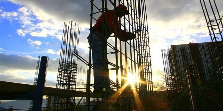 مقاولون أتراك يتولون مشاريع خارجية بـ 560 مليون دولار