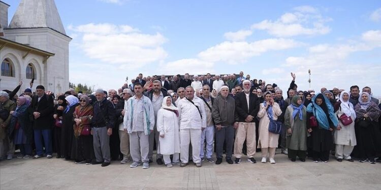 إسطنبول.. انطلاق أول قافلة حجاج أتراك إلى الأراضي المقدسة