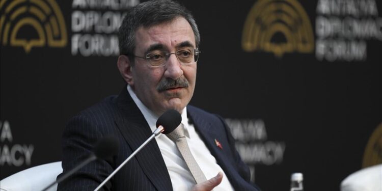 يلماز: لن نتخلى عن تتار القرم ولا عن السلام العادل بالمنطقة