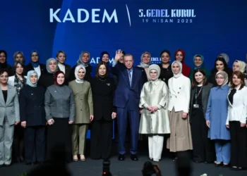 أردوغان دق ناقوس الخطر.. لماذا لا تثمر سياسة التحفيز السكاني بتركيا؟