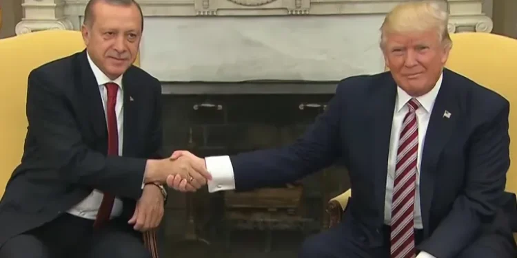 أردوغان يعول على صديقه ترامب في رفع العقوبات العسكرية عن تركيا