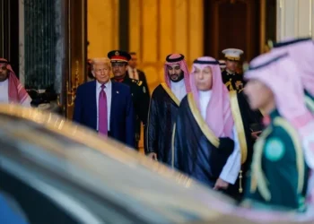 ترامب يعلن رفع العقوبات عن سوريا