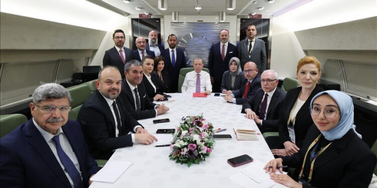 أردوغان: رفع العقوبات عن سوريا خطوة مهمة لتحقيق الاستقرار