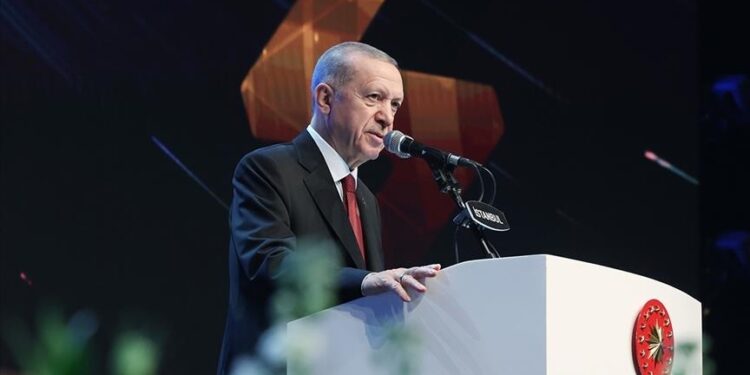 أردوغان: سنجعل تركيا فاعلا عالميا في التنقيب عن الغاز والنفط