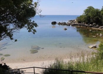 شواطئ قوجا إيلي التركية تستعد لعطلات الصيف وعيد الأضحى