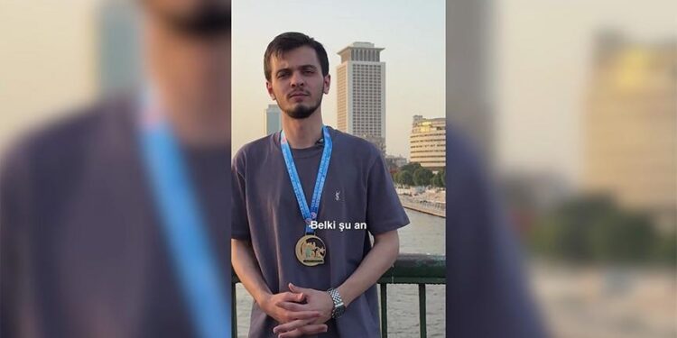 تضامنا مع فلسطين.. بطل الكونغ فو التركي يرمي ميداليته الأوروبية بنهر النيل