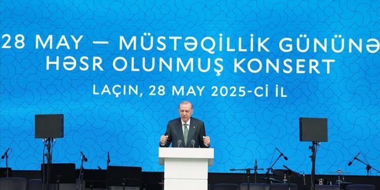 أردوغان: استقلال قره باغ يزيد أذربيجان قوة وازدهاراً