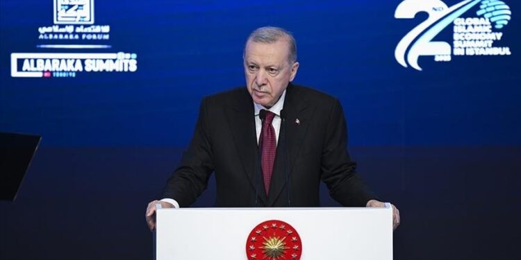 أردوغان مخاطبا العالم الإسلامي: علينا الارتقاء بتجارتنا وتعاوننا