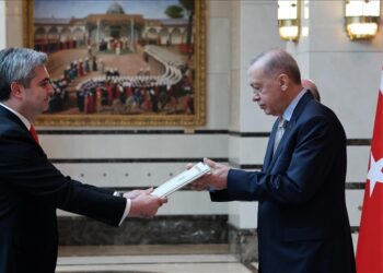 الرئيس أردوغان يتسلم أوراق اعتماد 5 سفراء في تركيا