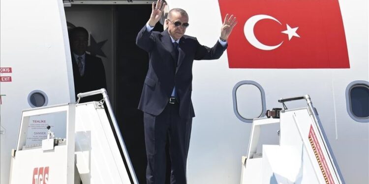 الرئيس أردوغان يتوجه إلى المجر الأربعاء