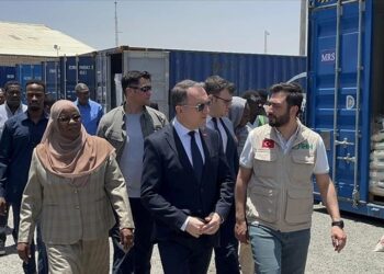 سفينة الخير التركية الثانية ترسو في ميناء بورتسودان