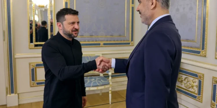 تركيا تقترح قمة ثلاثية وروسيا مستعدة لجولة ثانية بإسطنبول