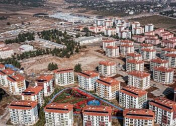 تركيا.. بدء تسليم 250 ألف منزل ومحال تجارية للمتضررين من زلزال شباط 2023