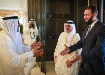 أمير الكويت يستقبل الرئيس السوري أحمد الشرع في قصر البيان