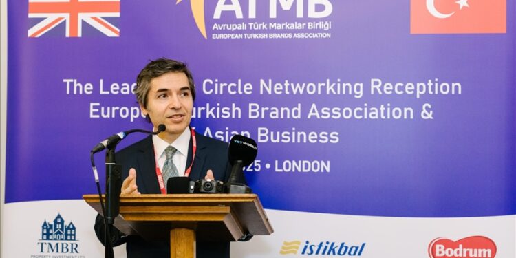 تركيا وبريطانيا تعتزمان بدء مفاوضات تحديث اتفاقية التجارة الحرة