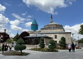 تركيا.. متحف جلال الدين الرومي يستقبل 917 ألف زائر في 4 أشهر