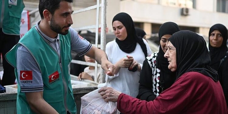 جمعية جان صويو التركية توزّع لحوم الأضاحي على 6900 عائلة فلسطينية