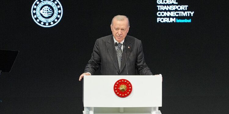 أردوغان: سنحول الإمكانات الجيوسياسية لميزة اقتصادية عبر طريق التنمية