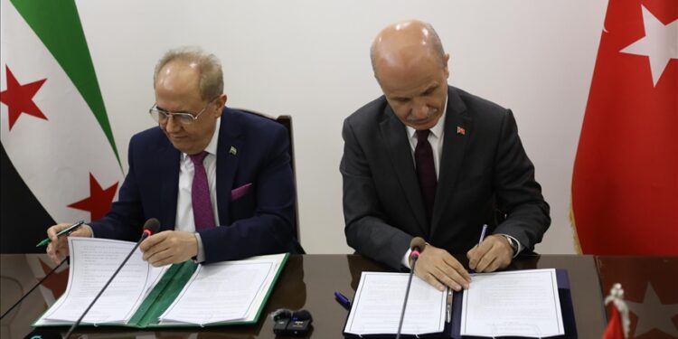 سوريا.. نحو هيكلة شاملة لقطاعي التعليم والصحة بدعم تركي