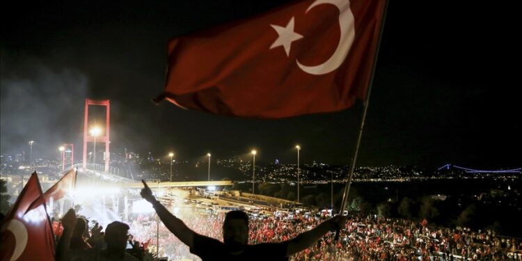 21 ساعة غيرت مصير تركيا.. الذكرى التاسعة لمحاولة الانقلاب الفاشلة
