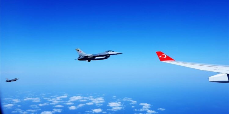 مقاتلات "إف-16" ترافق طائرة الرئيس أردوغان في زيارته إلى قبرص التركية