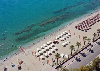 آيدن التركية.. 39 شاطئًا بمياه فيروزية وأعلام زرقاء