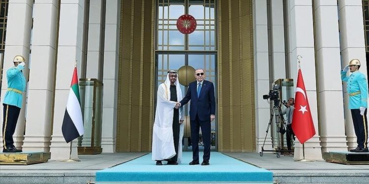 أردوغان: نعمل على تعزيز تعاوننا وتوطيد أخوتنا مع الإمارات