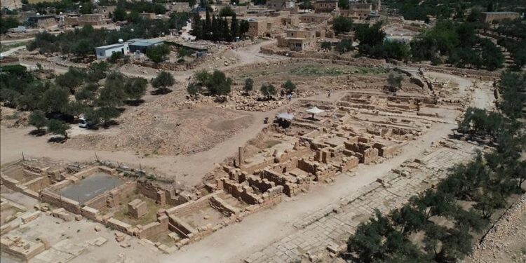 تركيا.. اكتشاف فسيفساء عمرها 1500 عام بولاية ماردين