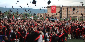 تركيا.. إقامة حفل تخرج الطلبة السوريين في إسطنبول
