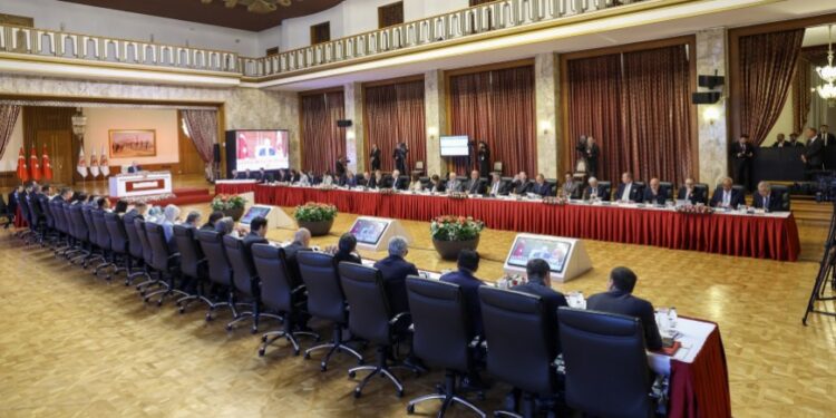 البرلمان التركي يطلق لجنة للإشراف على نزع سلاح حزب العمال الكردستاني