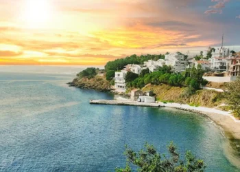 سينوب التركية.. شواطئ "المدينة السعيدة" تمنح زوارها عطلة مثالية