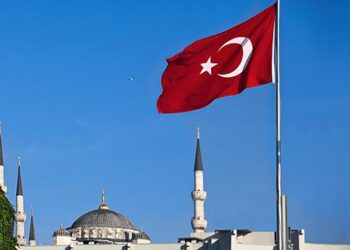 تركيا.. صراع العقائديين مع الدين