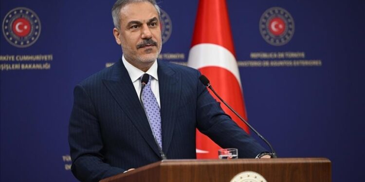 فيدان: تركيا ستواصل دعم التطلعات المشروعة للشعب السوري