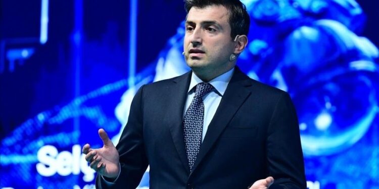 سلجوق بيرقدار: إطلاق منصة "NeXT" يهدف لكسر الهيمنة الرقمية الحالية