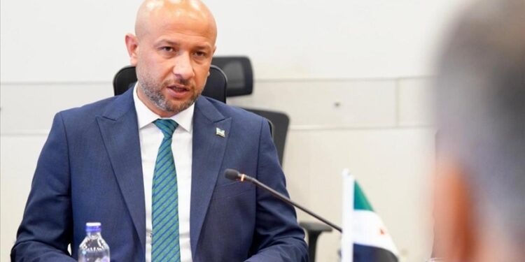 سوريا.. جهود تركية لإنقاذ طفل سقط في بئر عمقها 60 مترا