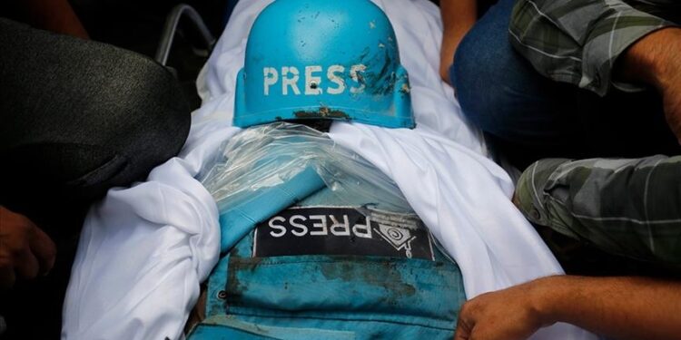 قطاع غزة.. ارتفاع عدد الشهداء الصحفيين إلى 247 منذ بدء الإبادة الإسرائيلية