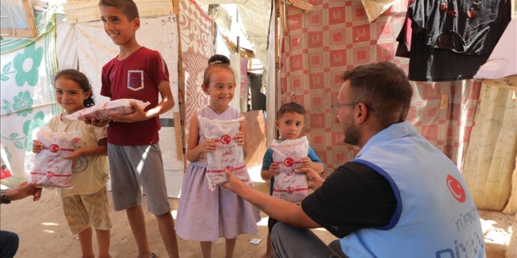 وقف الديانة التركي يرسل لغزة مساعدات بـ35 مليون دولار منذ 2023