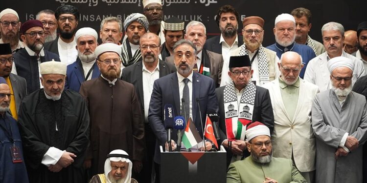 إسطنبول.. "مؤتمر غزة" يدعو لفتح معابر القطاع وقطع العلاقات مع إسرائيل